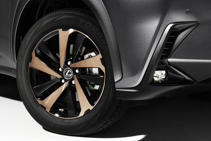 Колеса Lexus NX300 Black Line 2019 года  (NA) (фото 5 из 9)